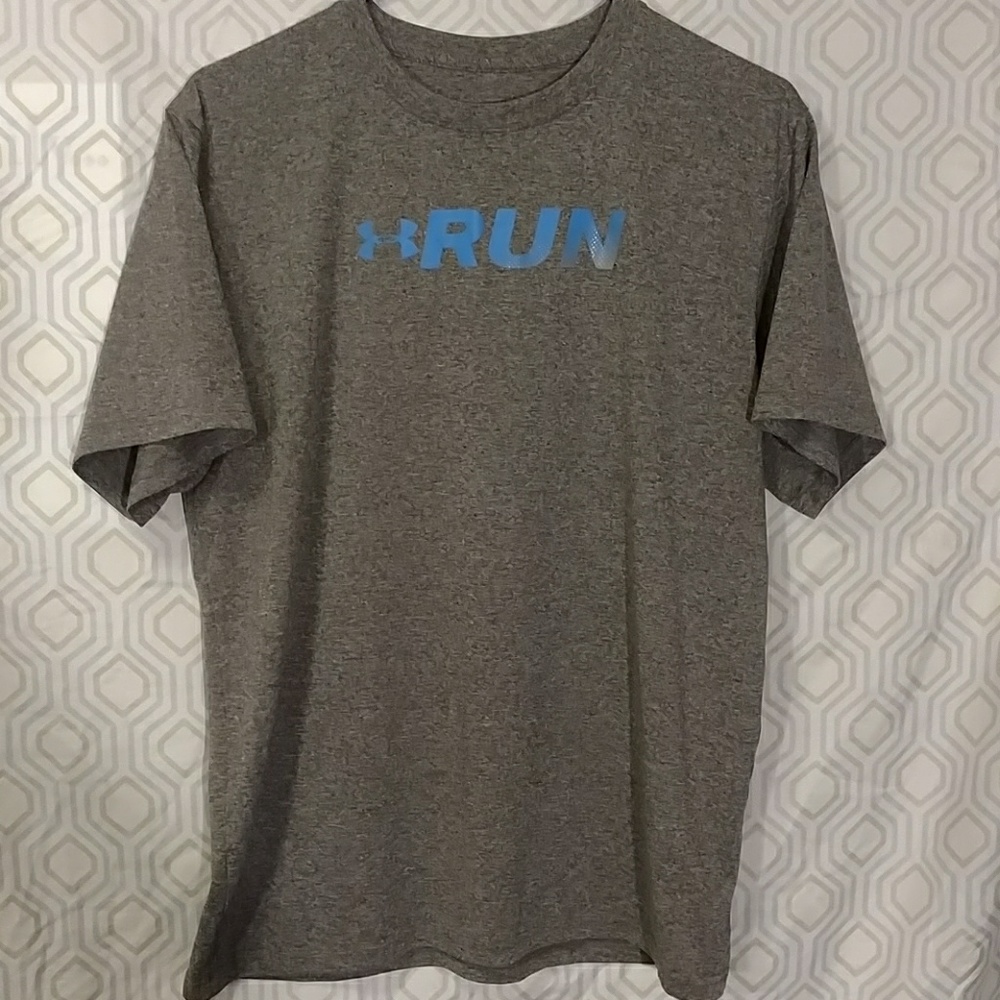 Under Armour T-shirt